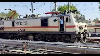 Train  12404 Lalgarh   Prayagraj SF Express  Via Fatehpur Shekhawati ,