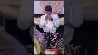 KAKI DALANG HADIR DI PANGGUNG DENGAN SAMBUTAN SAHUL YANG MERIAH.