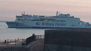 Shipping In The Solent Various Dates April 2025