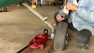 How to jack a Cessna 150 aircraft tutorial