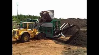 Komptech L3 Star Screen Screening Compost.wmv