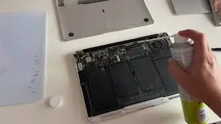 Macbook Air - Cleaning with compressed air