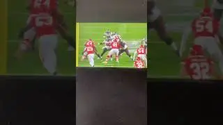 Peyton Manning breaks down a Tom Brady Play
