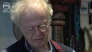 Jos Koning op de Nyckelharpa tijdens het 3 oeverfestival te Millingen