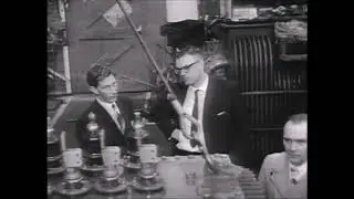 Smit Ede past de wikkelingen aan voor de transformatoren (juli 1962)