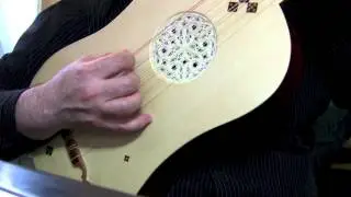 Soneto -E. de Valderr&aacute;bano played on a vihuela by Alfonso Mar&iacute;n