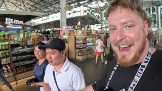 Едим необычную уличную еду на Филиппинах 🇵🇭