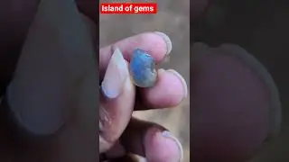 Blue Shipphire - Gewda gems