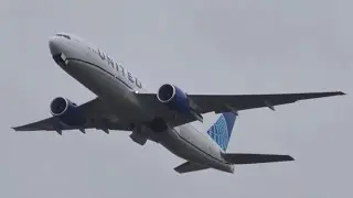 BIG WING FLEX ON CLIMB-OUT 😮