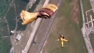Army Skydiver Parachute Malfunction. Terrifying Moment.