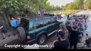 Crocodiles cars and crowds at Cahill&rsquo;s Crossing