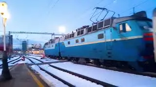 Киев-Пасс в конце января 2022 года. Поезда. Движ. Интерсити+. Красота. Вечер.Киев. Зима. Мороз