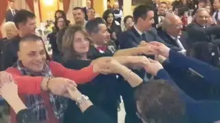 SPOSI E INVITATI ENTRANO BALLANDO - ANIMAZIONE MATRIMONIO/VEGLIONE CAPODANNO - FRANCESCO BARATTUCCI