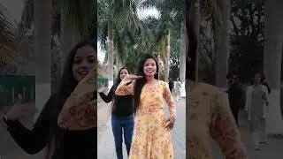 My cute friend ke sath enjoy time 👩&zwj;❤️&zwj;👩 #loughinggirlsk