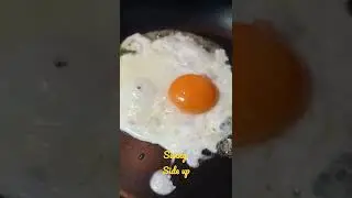 let's cook sunny side up egg 🥚 #shorts ||CheAnntv25
