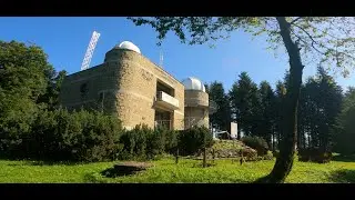 Lubomir i obserwatorium astronomiczne - co zobaczymy na szczycie g&oacute;ry.