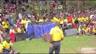Umwana Uzi kuririmba