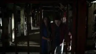 The Flash 3x1 Barry Ask the reverse flash to kill his mother