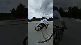 Skatepark Sesh 🔥 #SkateEdit #SkateStyle  #SmoothRide #FlowMotion  #SkateVibes  #StylishRide  #Urban