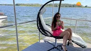 House Boat Chill 1