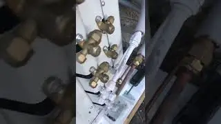 Hey guys, I Found Air Conditioner not Cooling #hvacwork #ac #notcooling #customerservice #acunit #yt