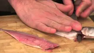 Lever les filets d'un poisson rond