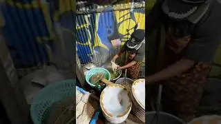 Mie Ayam Pangsit Lempar Terbang #streetfood #yukkulinerbareng #food #visitkuliner #foodie #kuliner