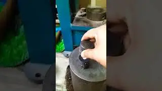silver coin pressing by hydraulic machine 🔥#shorts #ssdiecutting #silvercoin#hydraulicpress