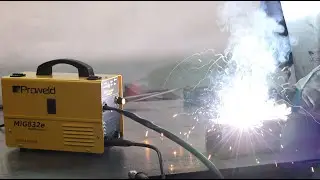 Invertor ieftin care sudează cu electrozi, sârmă flux (fără gaz) și TIG (cu argon) ProWELD MIG832e