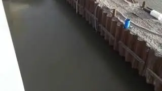Taucher bei Brennarbeiten unter Wasser !