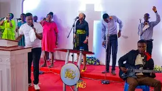 NANI KAMA YAHWEH MSHINDI WA WASHINDI | BEST PRAISE AND WORSHIP