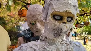 Good looking Halloween Displays