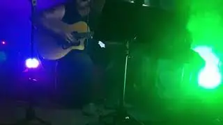 Vitri Acoustic - The Trooper