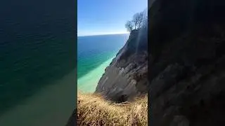 M&oslash;ns Klint is a gem! 🇩🇰 #m&oslash;nsklint #denmark #naturelover #travel #googleearth #shortsvideo