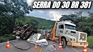 LIVRAMENTO NA MADRUGADA CAMINHÃO BOTOU DE FRENTE JOGANDO UMA CARRETA NA BARROCA 