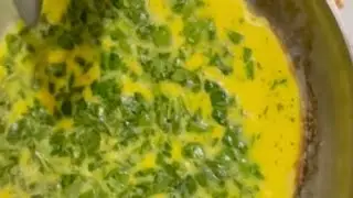 Fast Scrambled Eggs With Spinach 