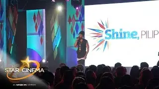 Coach apl.de.ap performs with 