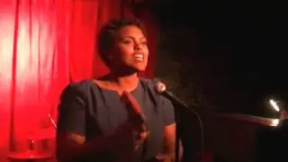 Kelly Sloan singing 'On The Steps of The Palace'