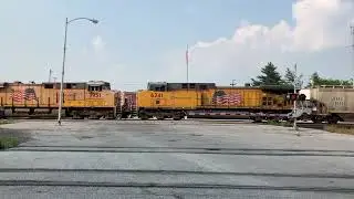 UP 5428 Mixed Freight Train w/ 5 Engines W. meets UP 7675 Coal Train E., Main St RR Xing, Fremont NE
