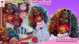 Iris Rainbow Shimmer Doll/ Unboxing