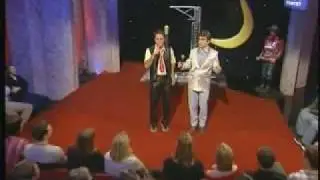 Frank Skinner & Cliff Richard - Shooting Star (Thunderbirds)