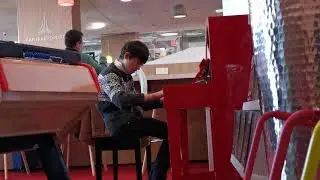 Piano in Charles de Gaulle Paris Airport