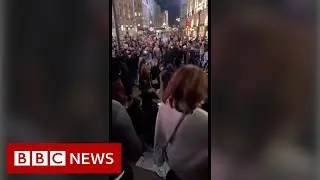 Covid UK restrictions: Saturday night street scenes - BBC News