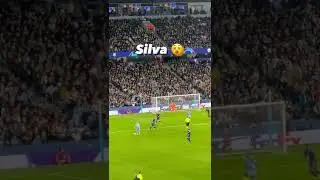 best advantage taken in football history Silva froze Courtois 🥶 (via isadolcetti) #silva #mancity