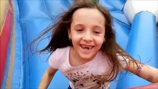 Прыжки на батутах! Ура батуты! Видео для детей. Мои игры на батутах. На батутах прыгать весело