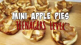 Mini APPLE PIES, Baked in a muffin pan I Lorentix