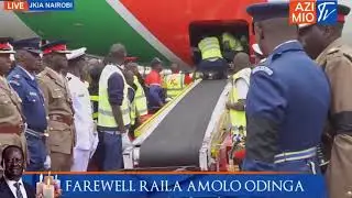 🔥🔥RAILA ODINGA'S SUPPORTERS BREAKS AIRPORT FENCE AND GETS NEAR PLANE CARRYING HIS REMAINS