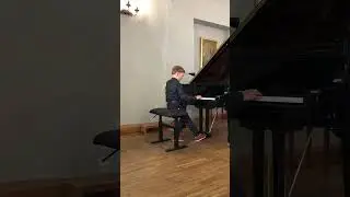 Albert muusikamajas klaveril esinemas 27.05.2022 