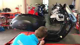 Vespa GTS 300 repair after an crash