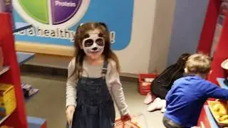 Natalie & Marielis Pretend Play shopping with Giant Grocery Store Super Market Toys